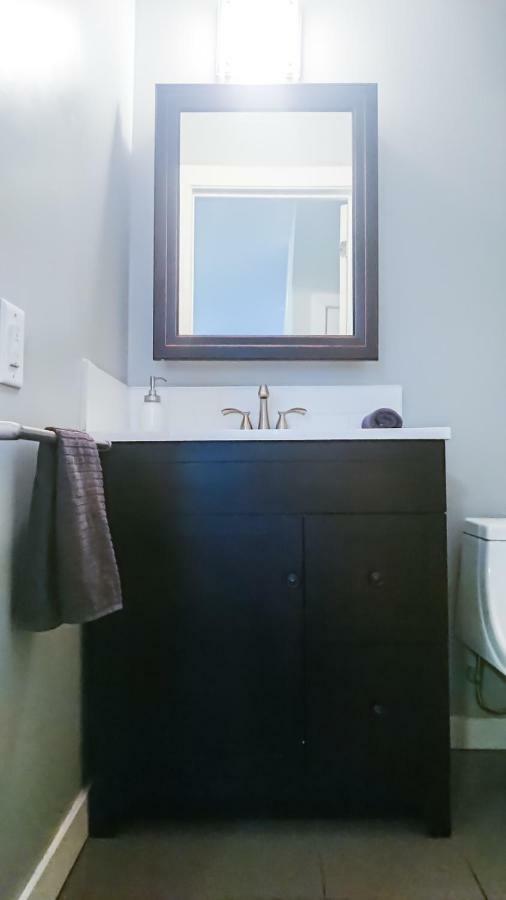 Spacious 3 Bdrm Home Near Downtown 오타와 외부 사진