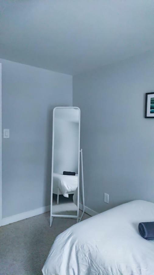 Spacious 3 Bdrm Home Near Downtown 오타와 외부 사진