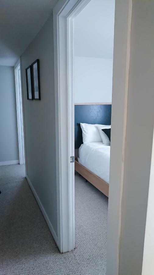 Spacious 3 Bdrm Home Near Downtown 오타와 외부 사진